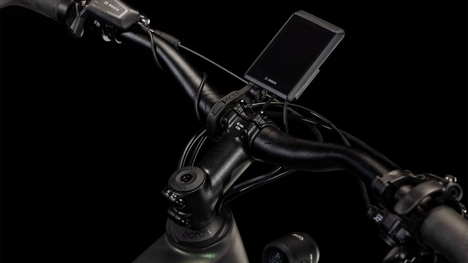 cube-812910-20141843-Kathmandu-Hybrid-C62-SLT-400X-stellar-n-origanogreen