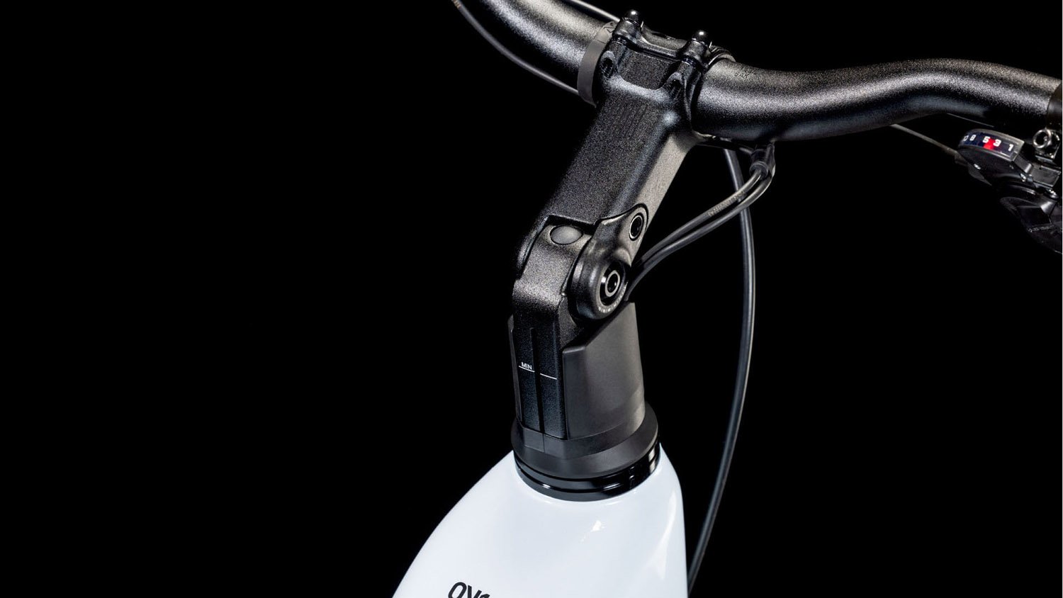 Cube Kathmandu Hybrid ONE 800 Easy Entry polarwhite´n´black